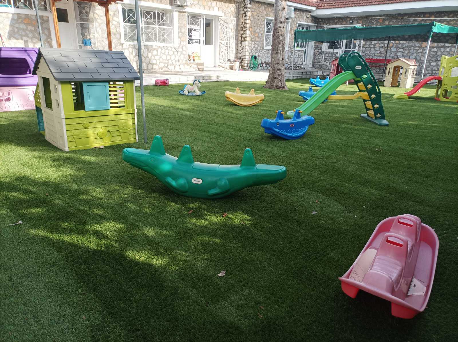 Δεύτερη αυλή - φωτογραφία 2